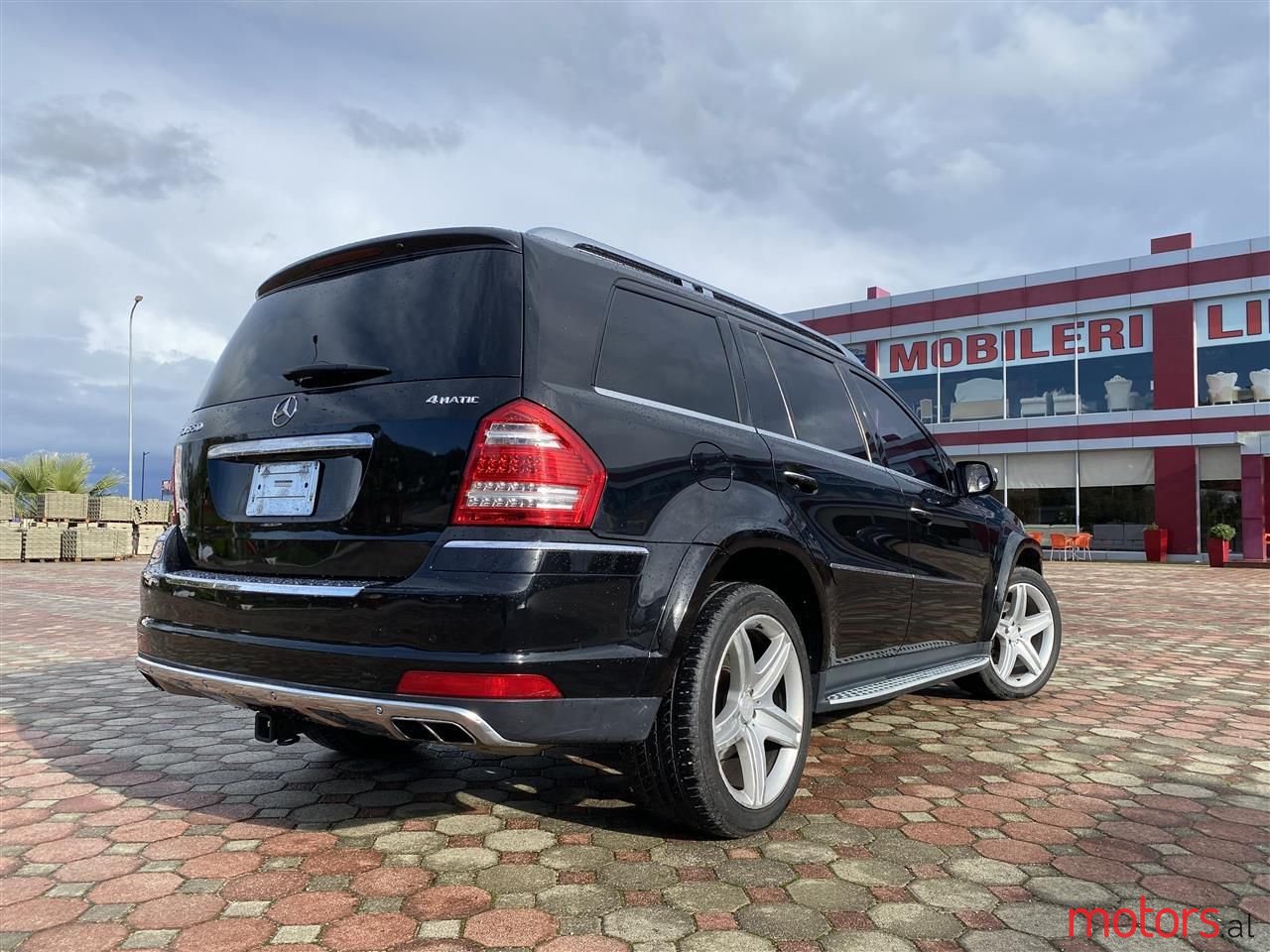 2010' Mercedes-Benz GL 55 AMG photo #5