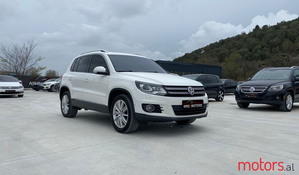2014' Volkswagen Tiguan photo #2
