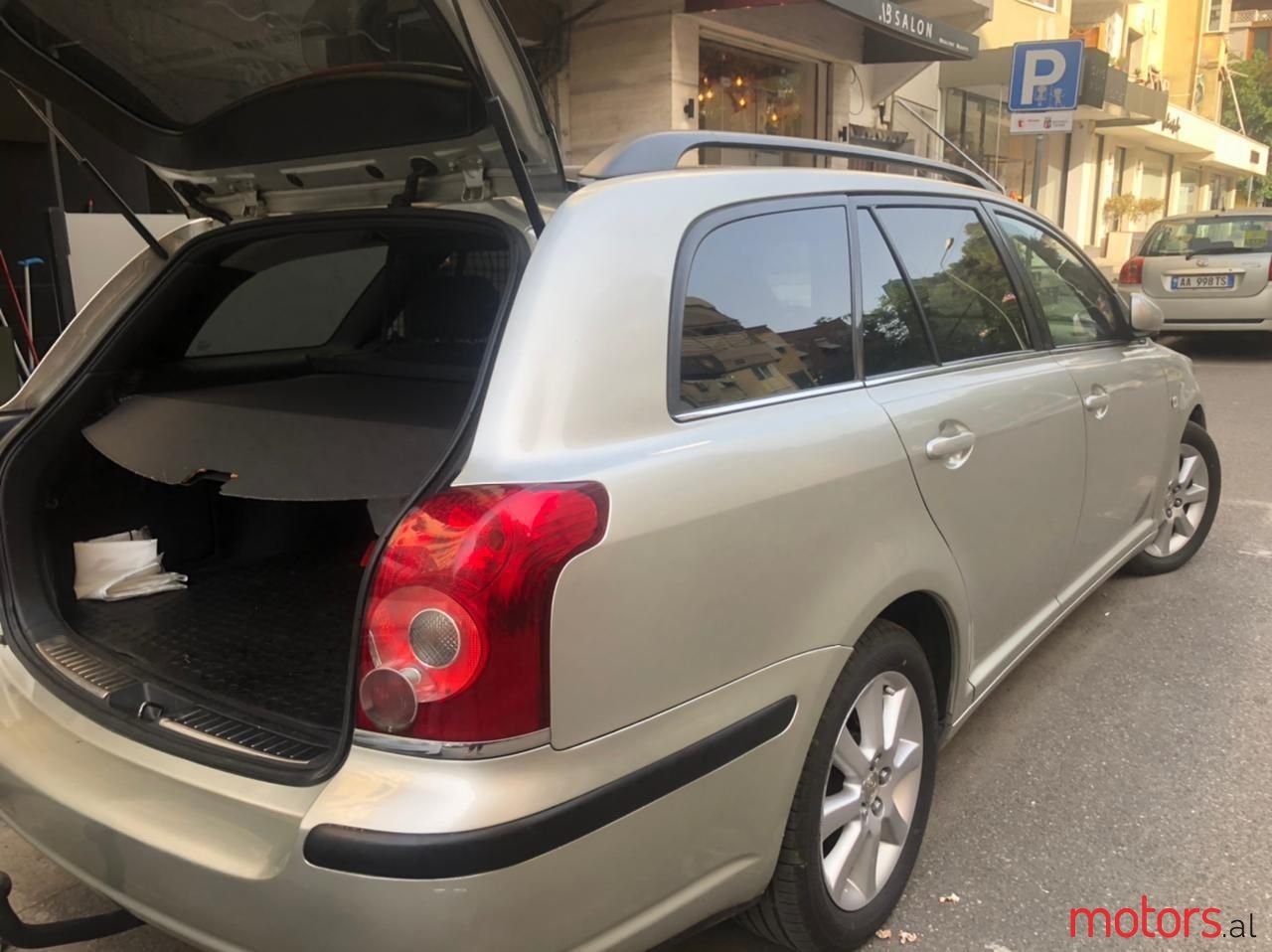 2006' Toyota Avensis photo #2