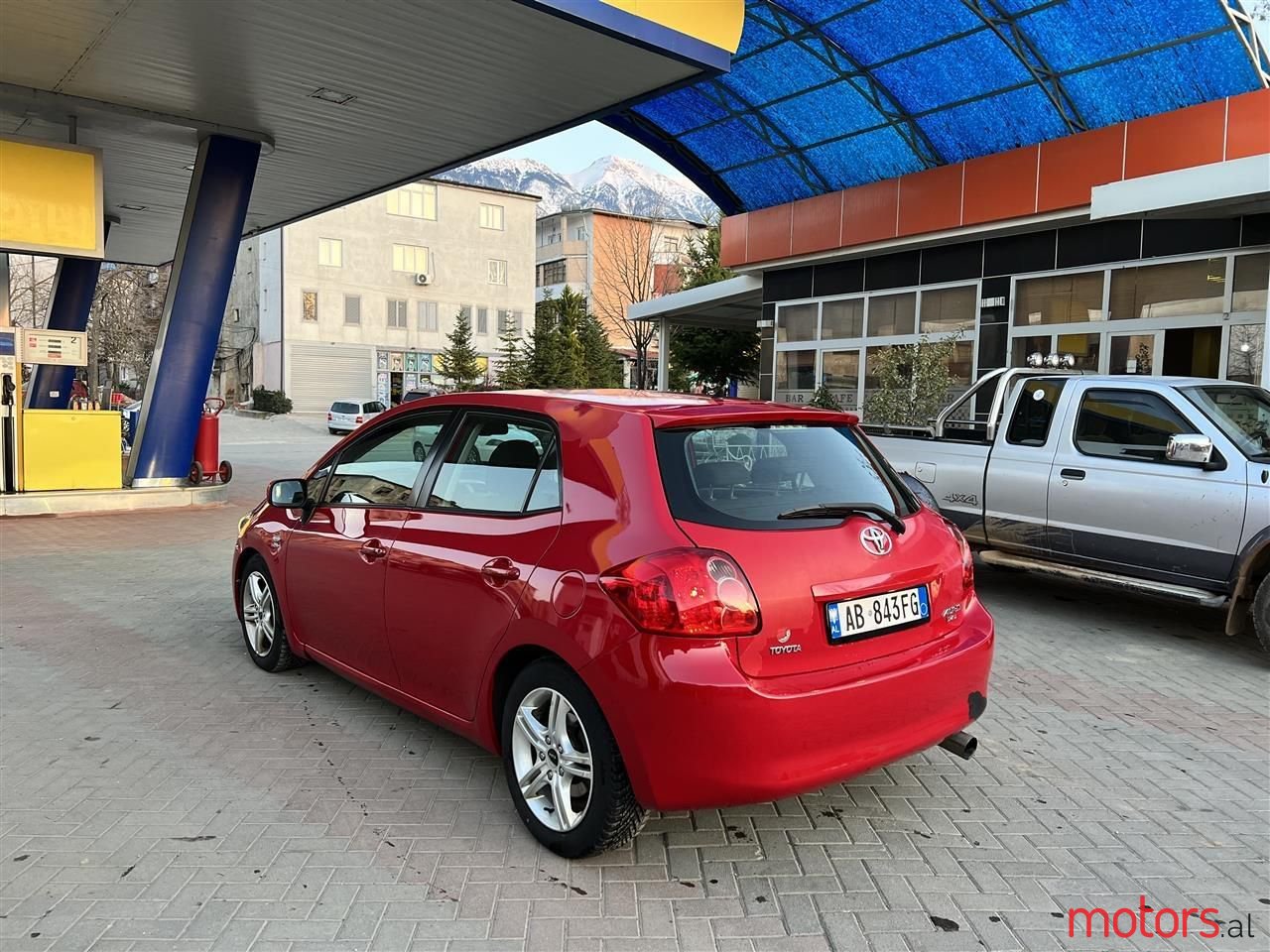 2008' Toyota Auris photo #2