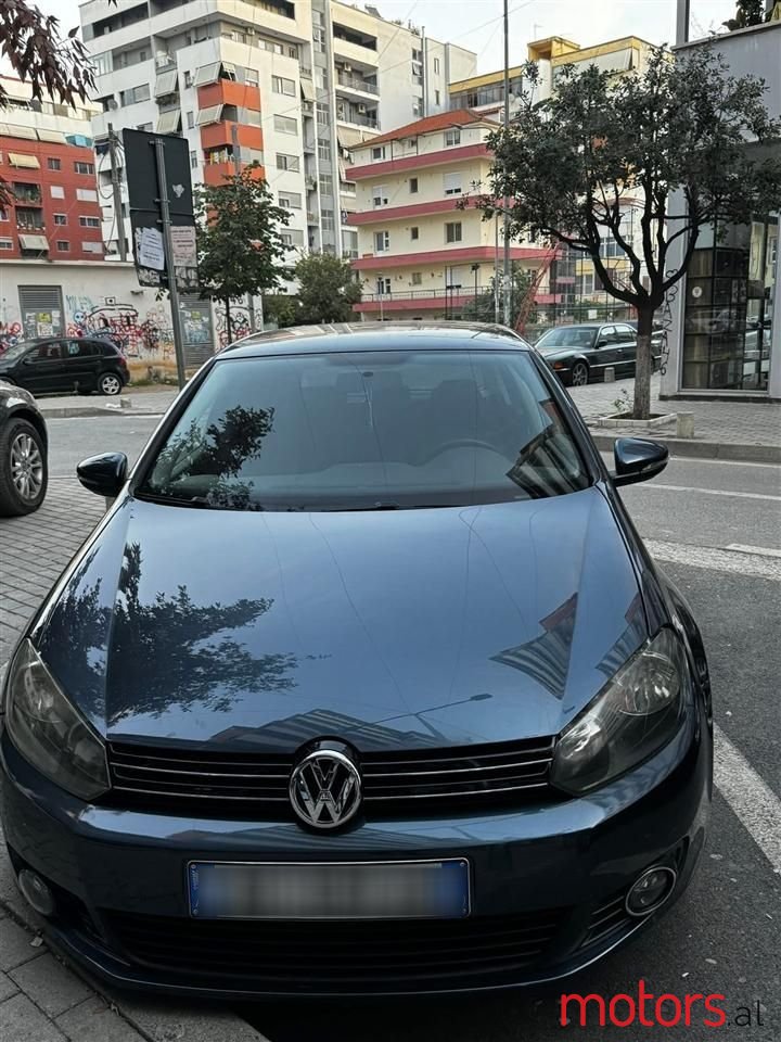 2010' Volkswagen Golf photo #1