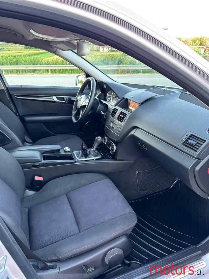 2011' Mercedes-Benz C 220 photo #3