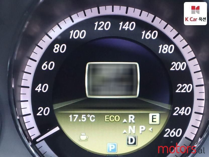 2011' Mercedes-Benz E 220 photo #4