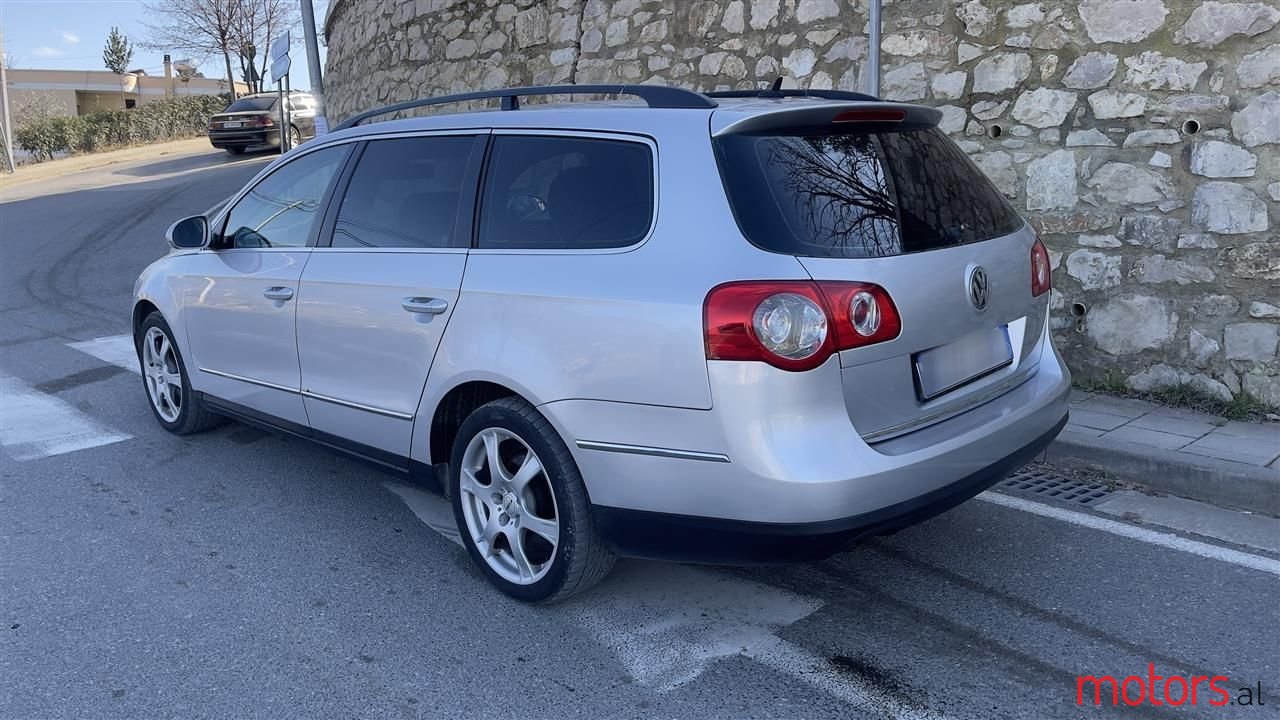 2005' Volkswagen Passat photo #3