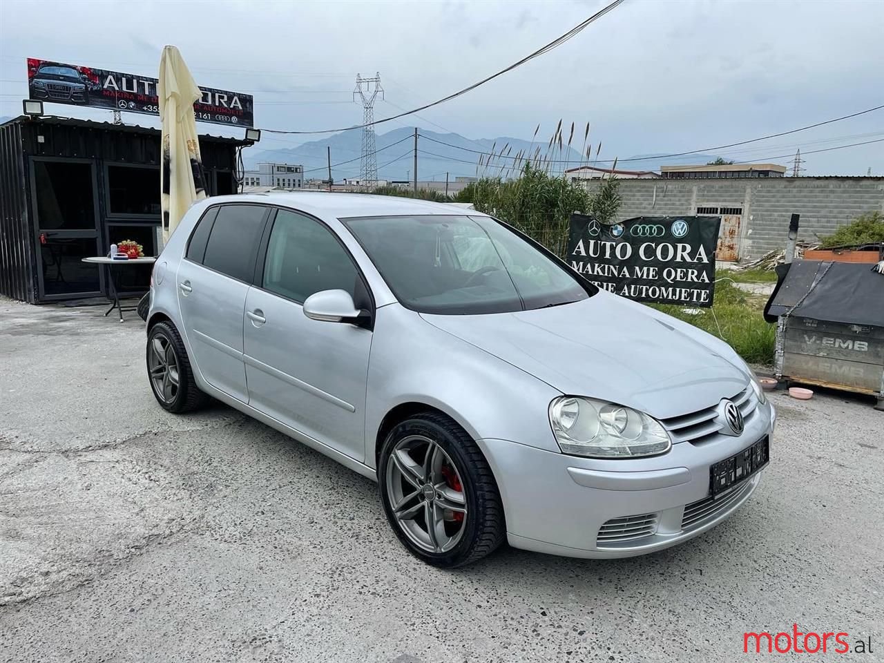 2005' Volkswagen Golf photo #1