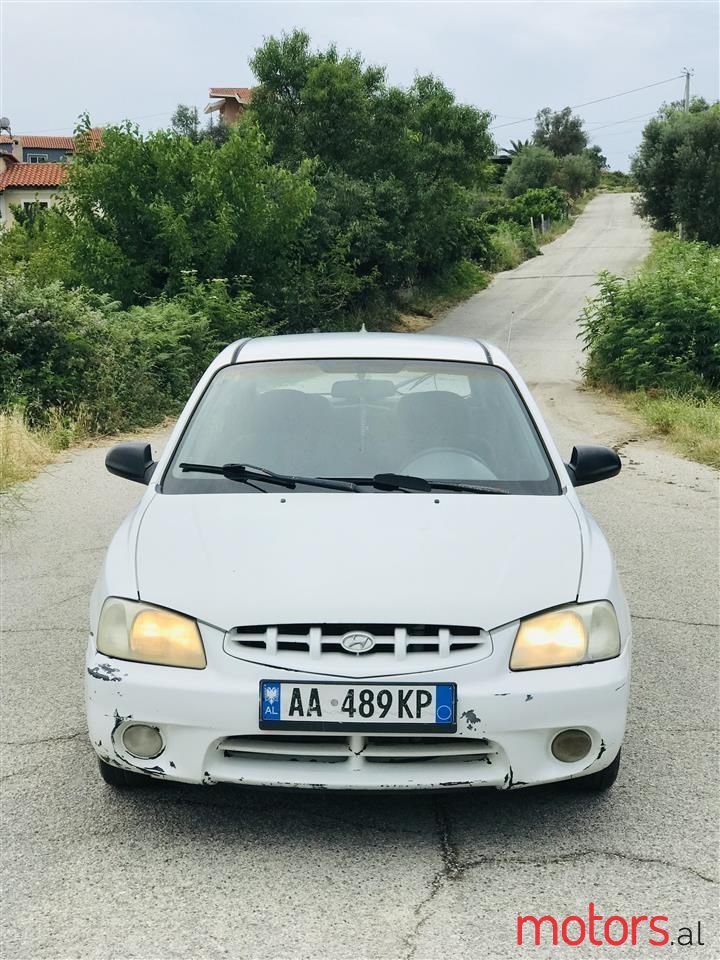 2001' Hyundai Accent photo #1