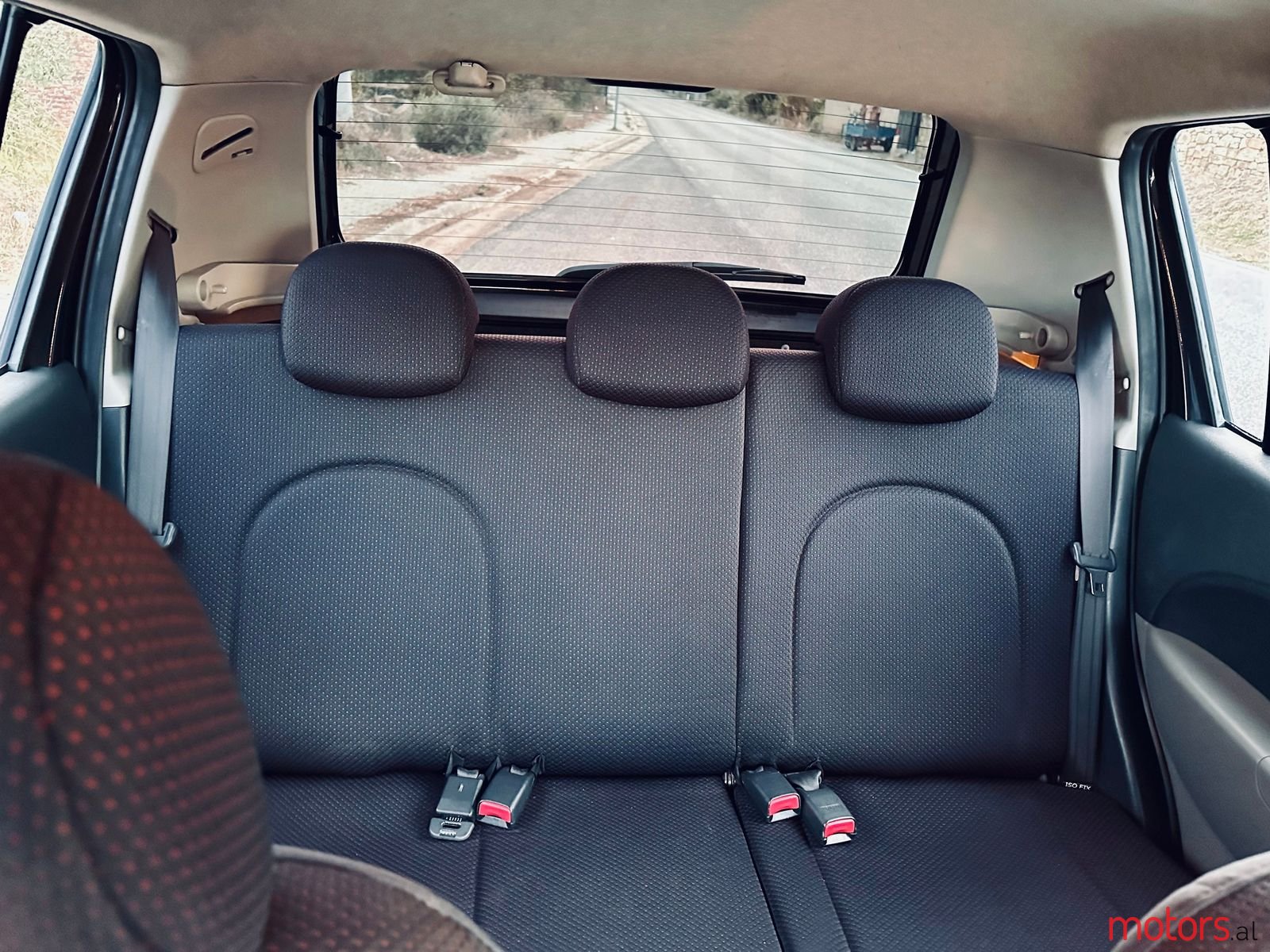 2006' Daihatsu Sirion photo #5