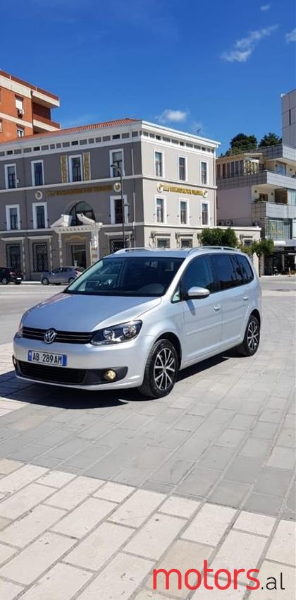 2015' Volkswagen Touran photo #1