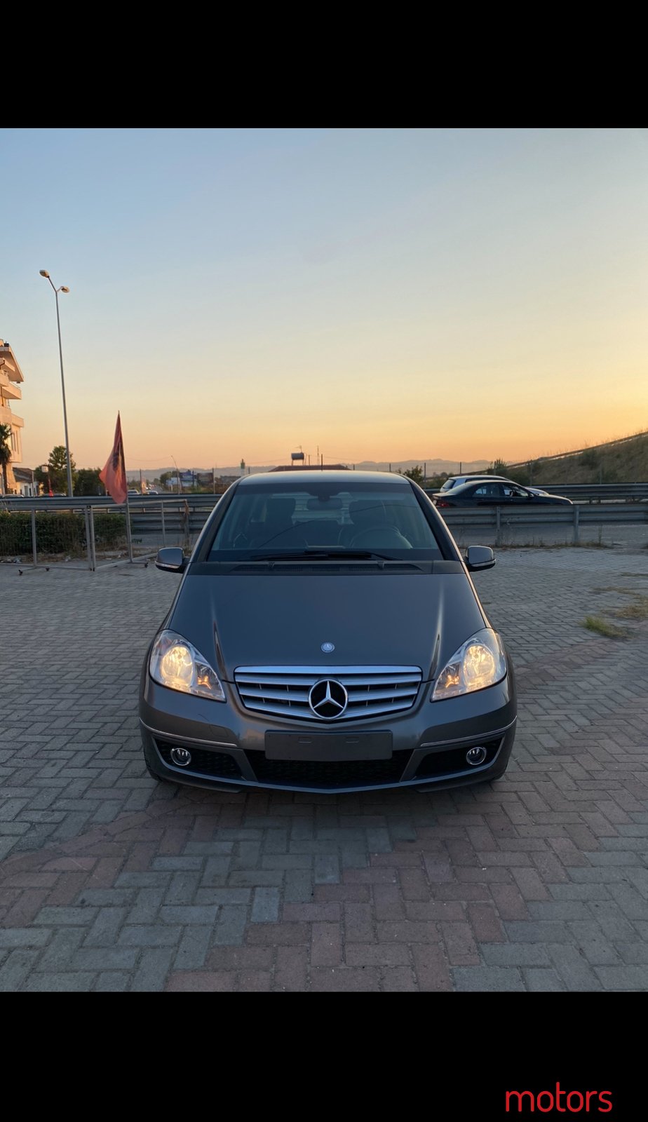 2009' Mercedes-Benz A 180 photo #3