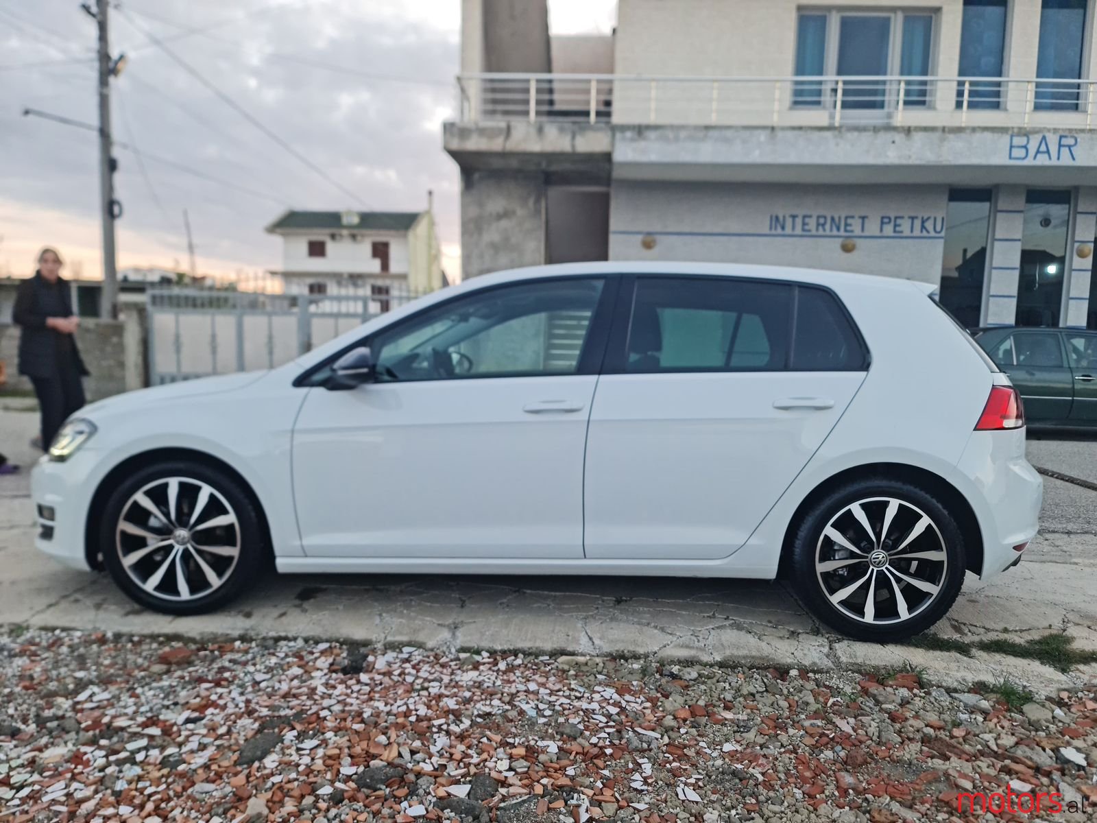 2013' Volkswagen Golf photo #2