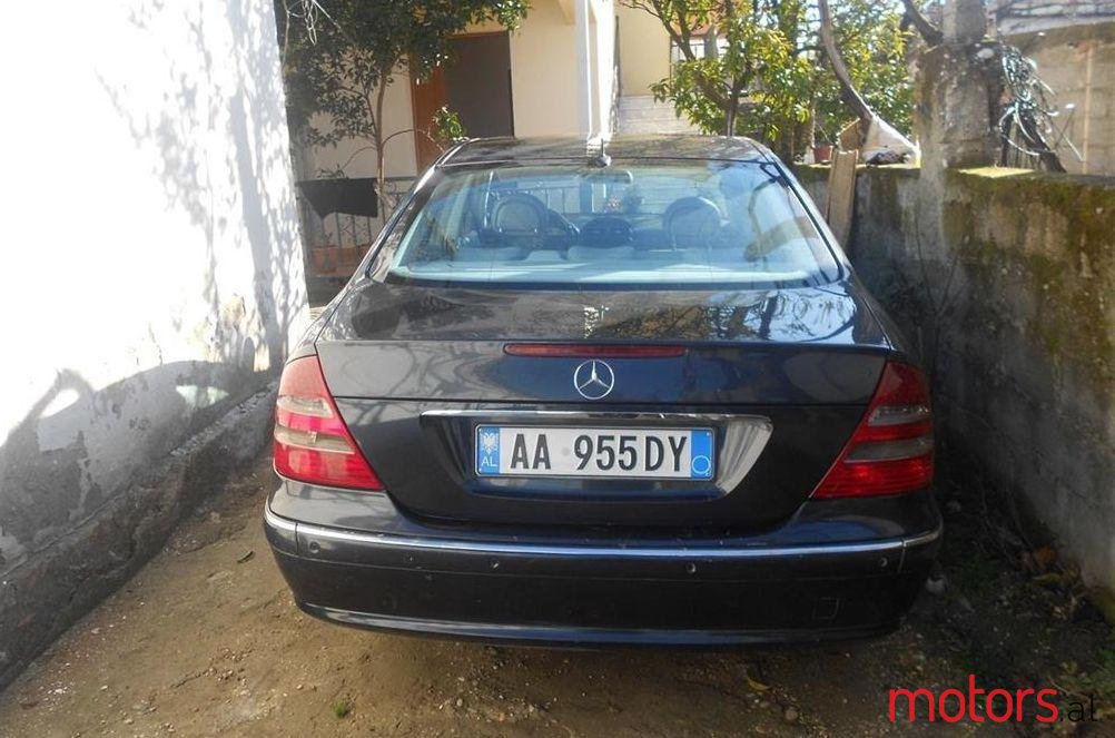 2004' Mercedes-Benz E 320 photo #1