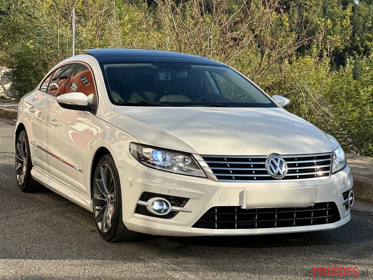 2012' Volkswagen Passat photo #1