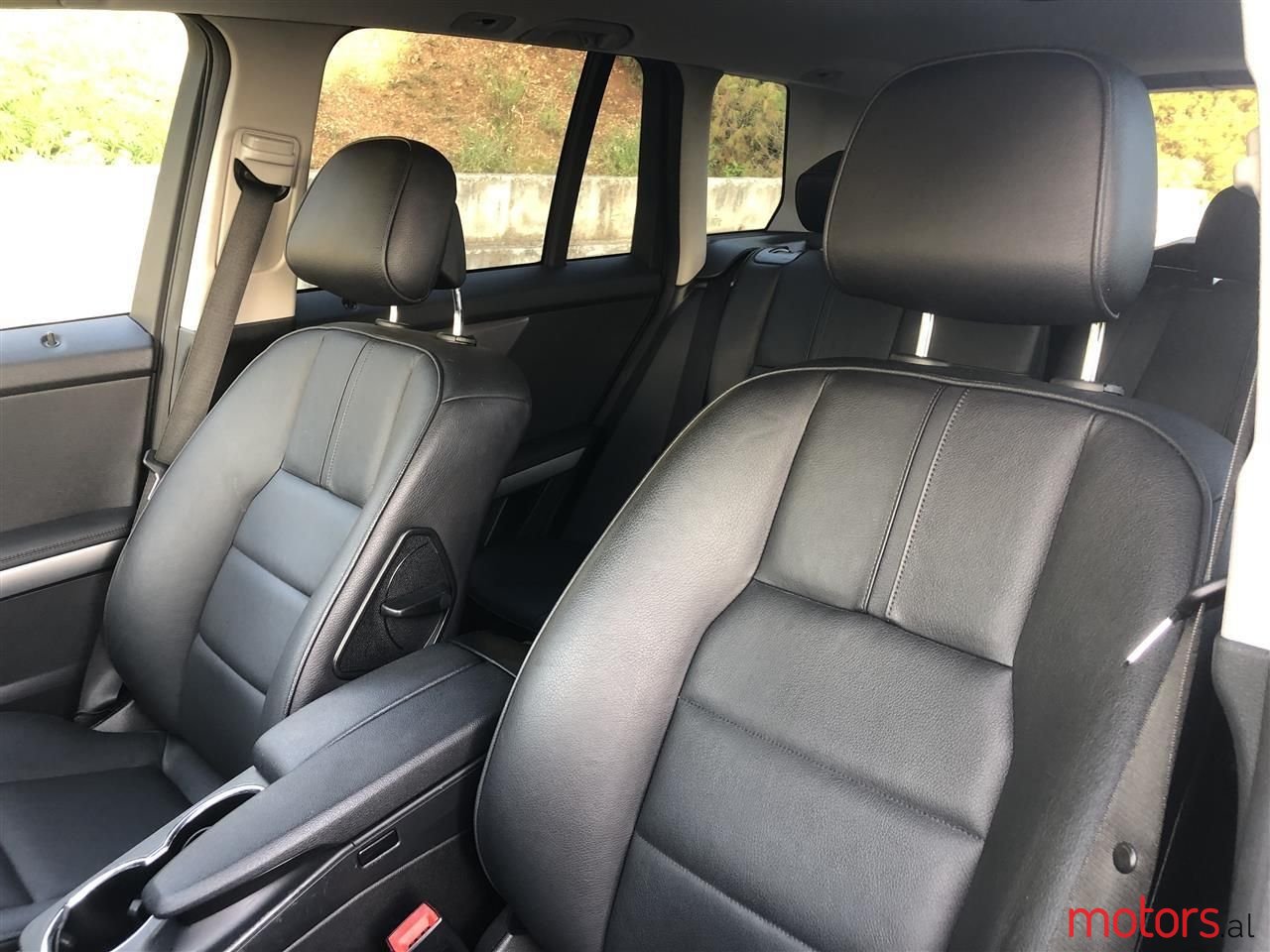 2011' Mercedes-Benz GLK 250 photo #5