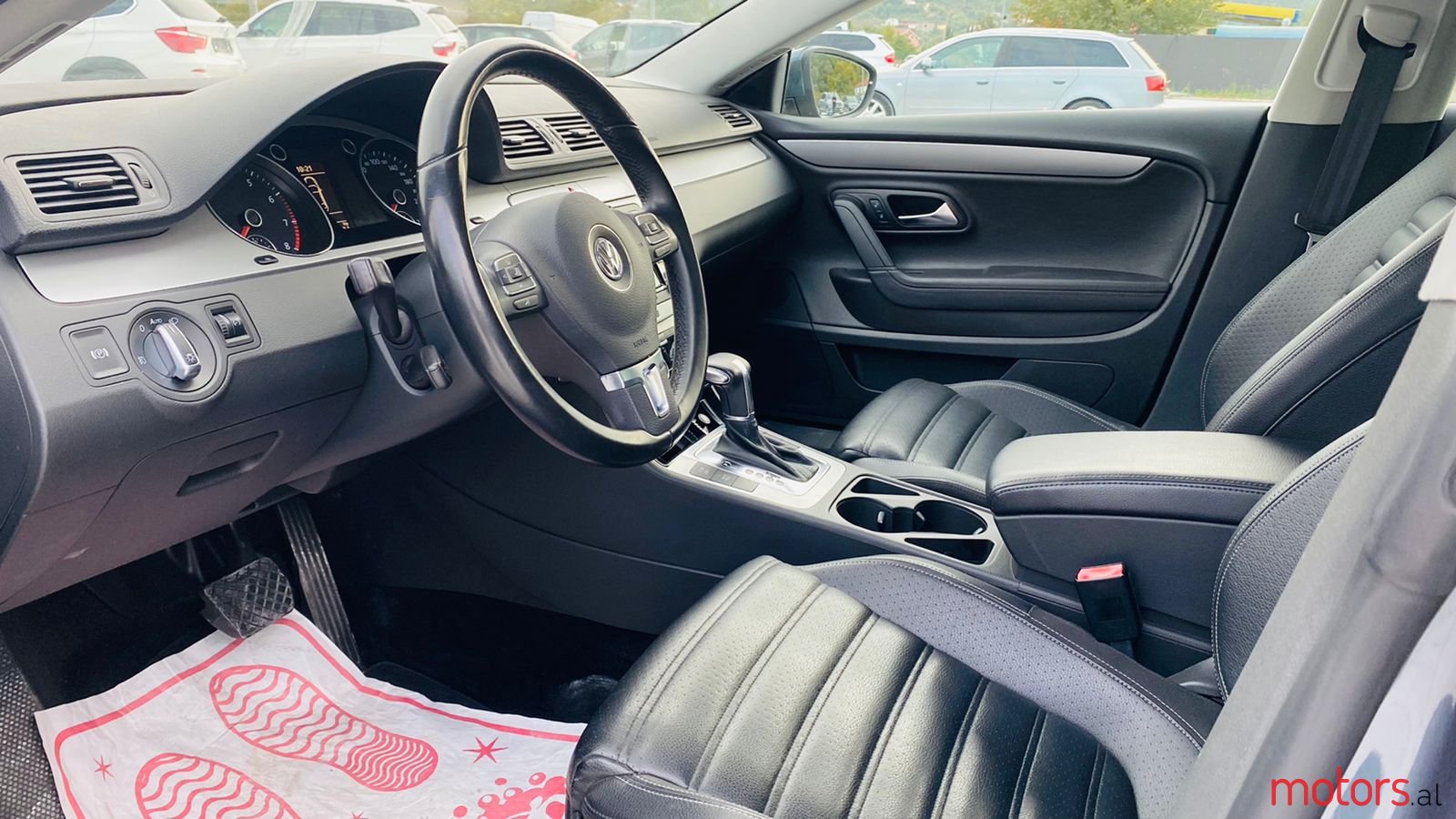 2011' Volkswagen Passat CC photo #6