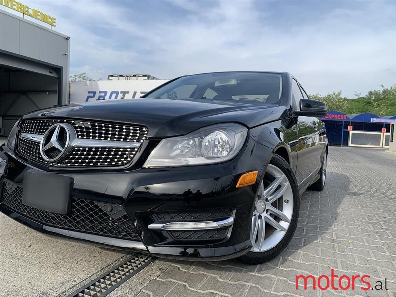 2013' Mercedes-Benz C 300 photo #2