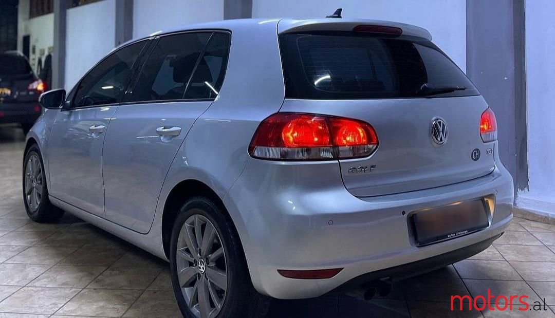 2011' Volkswagen Golf photo #4