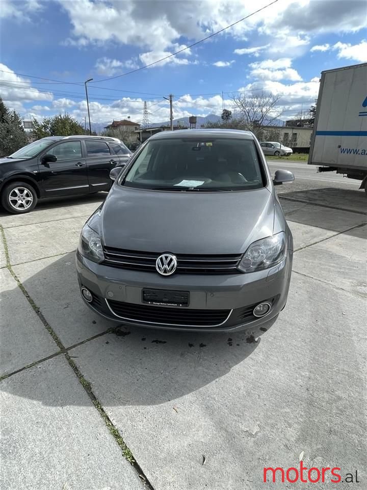 2010' Volkswagen Golf Plus photo #2