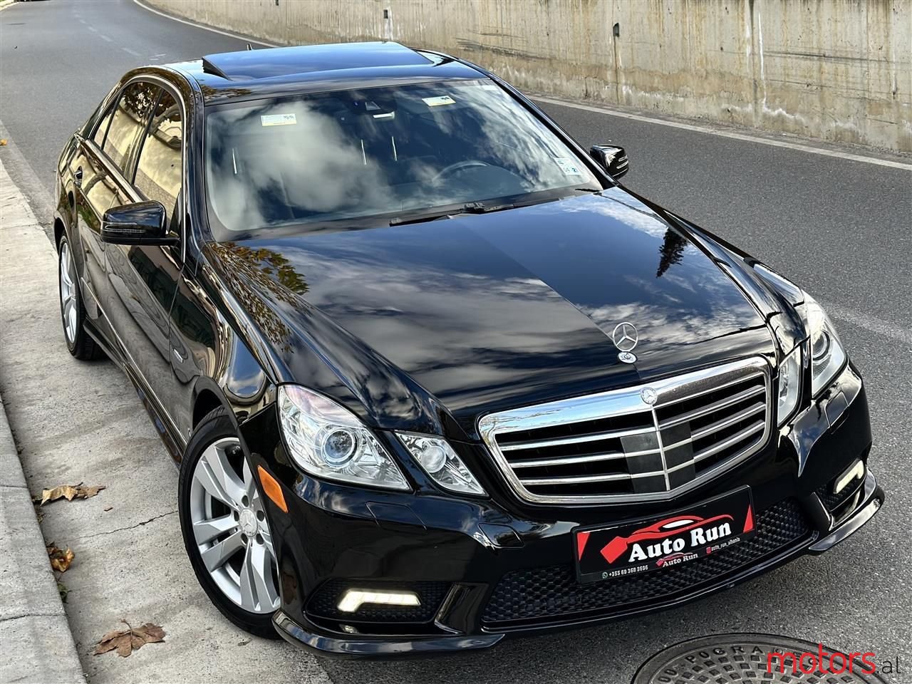 2011' Mercedes-Benz E 350 photo #1