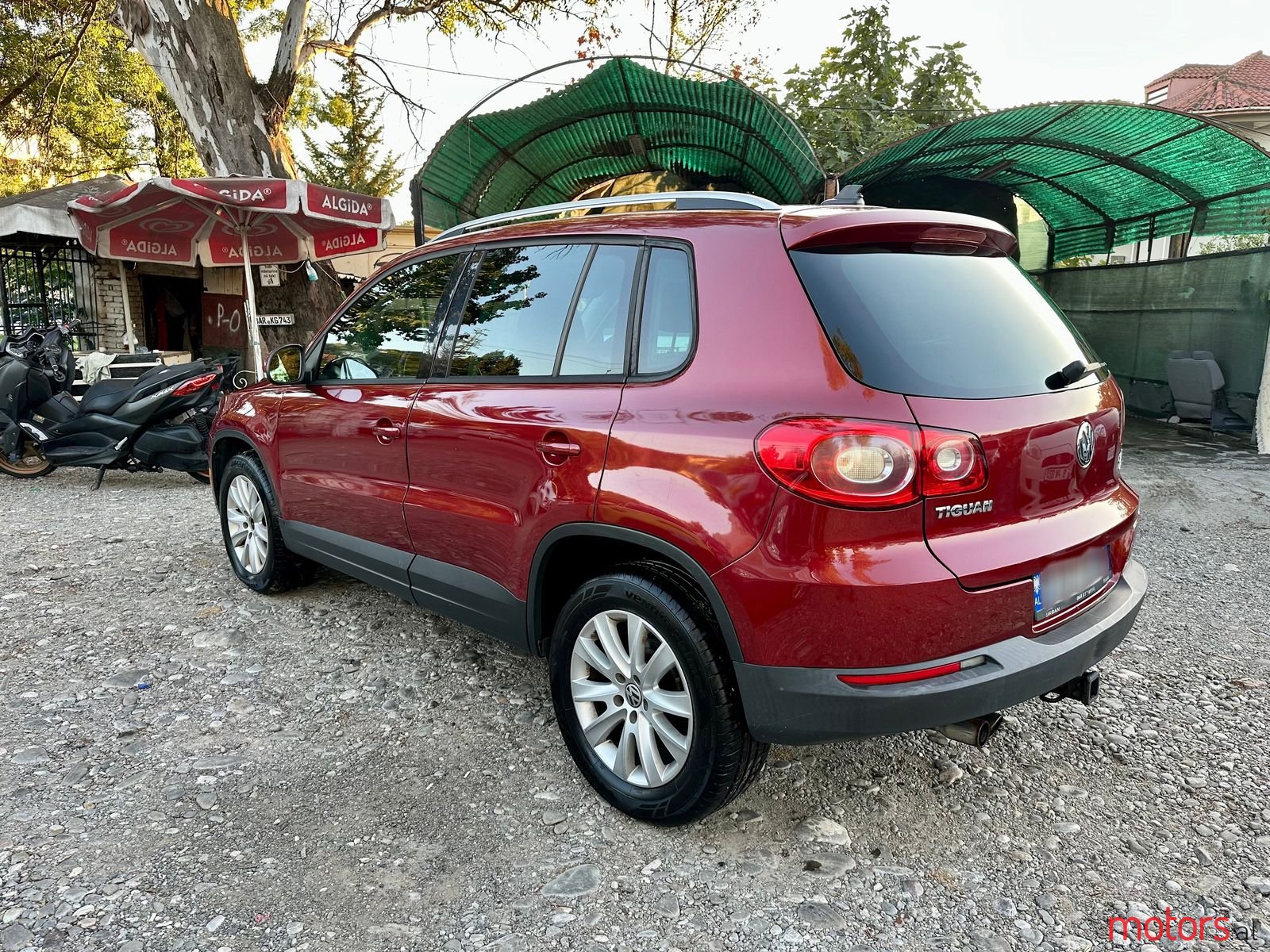 2010' Volkswagen Tiguan photo #3