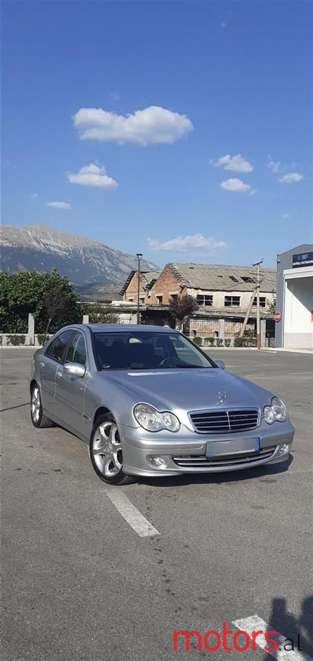 2004' Mercedes-Benz C 220 photo #5