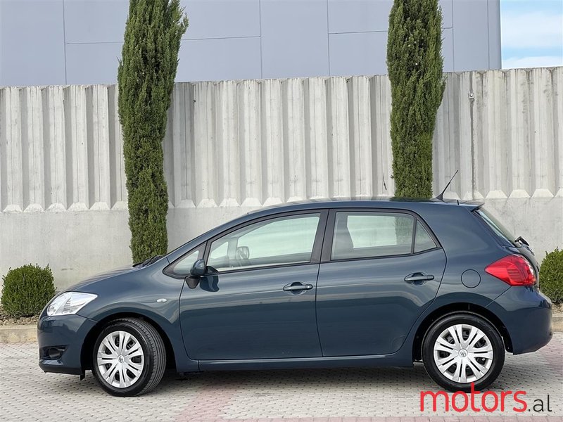 2008' Toyota Auris photo #4