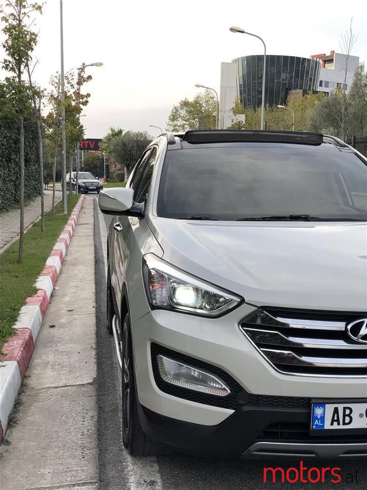 2014' Hyundai Santa Fe photo #1