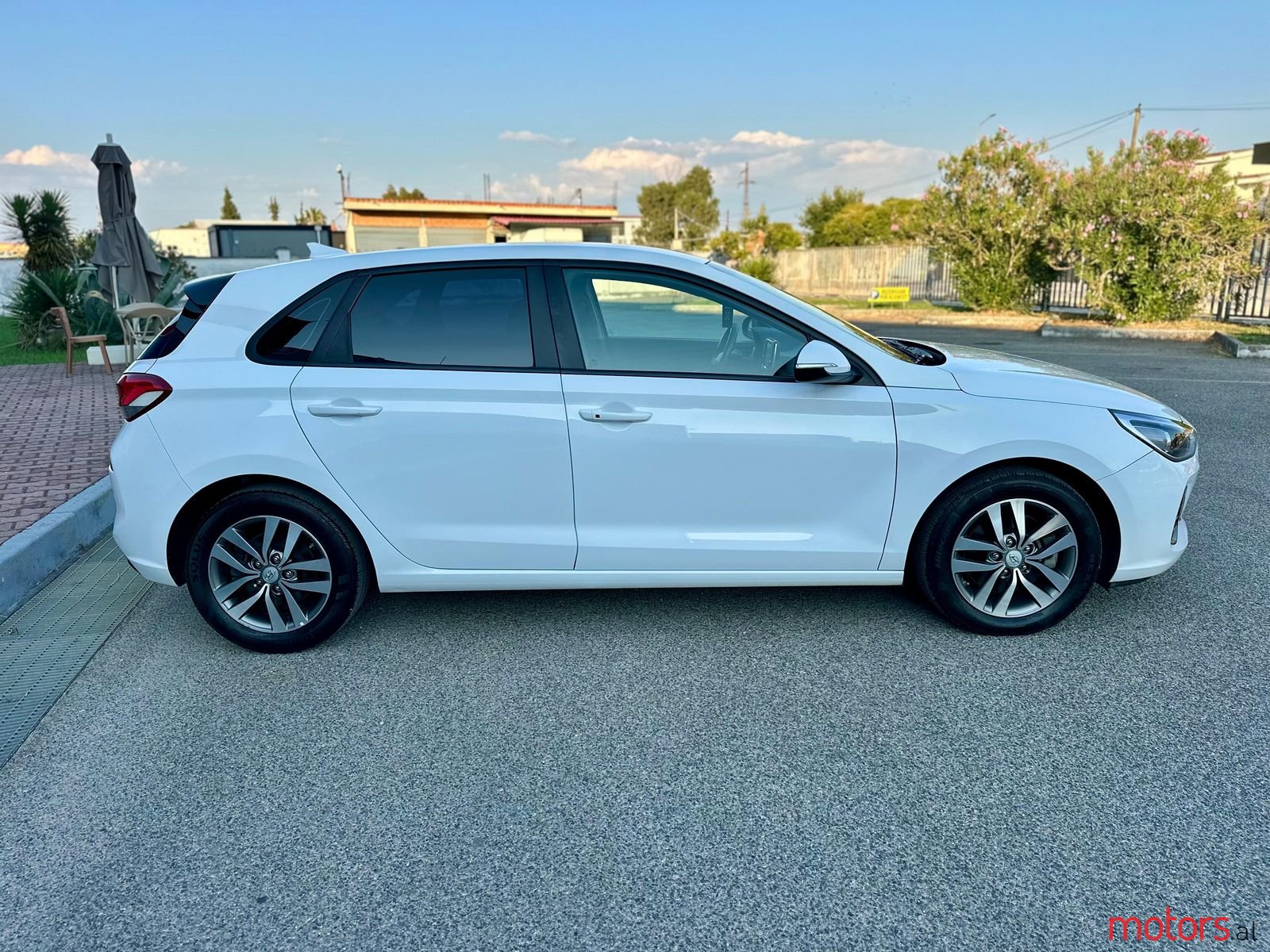 2017' Hyundai i30 photo #2