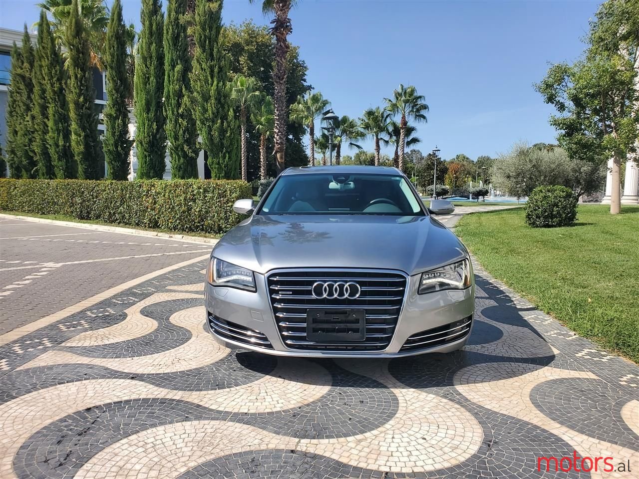 2011' Audi A8 photo #2