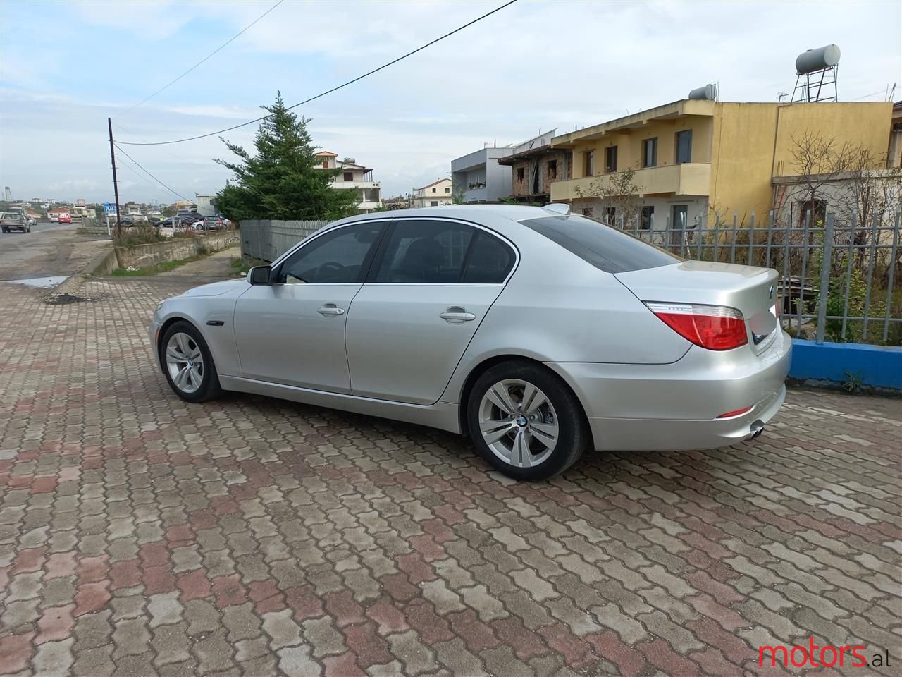 2010' BMW 528 photo #2