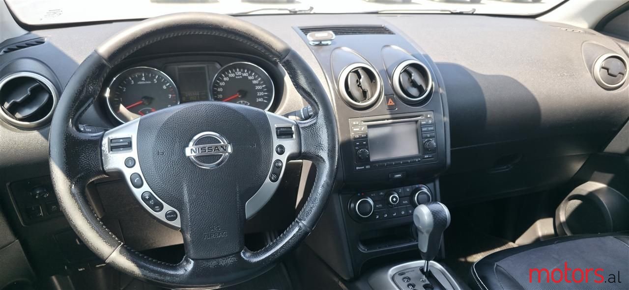 2012' Nissan Qashqai photo #2