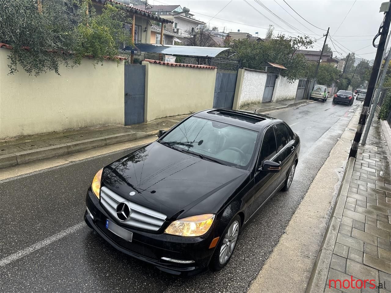 2011' Mercedes-Benz C 250 photo #3