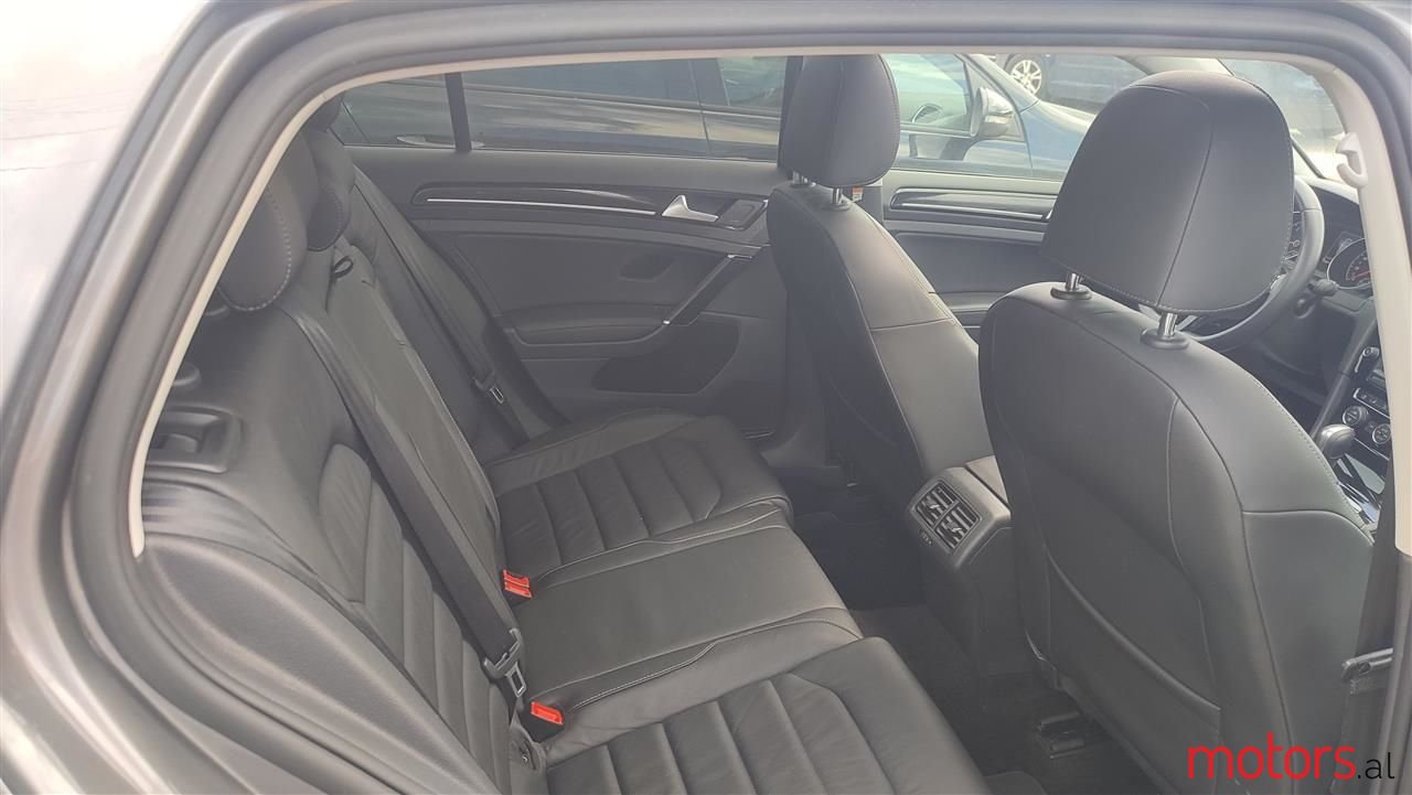 2014' Volkswagen Golf photo #2