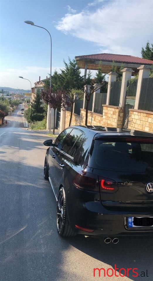 2009' Volkswagen Golf photo #5