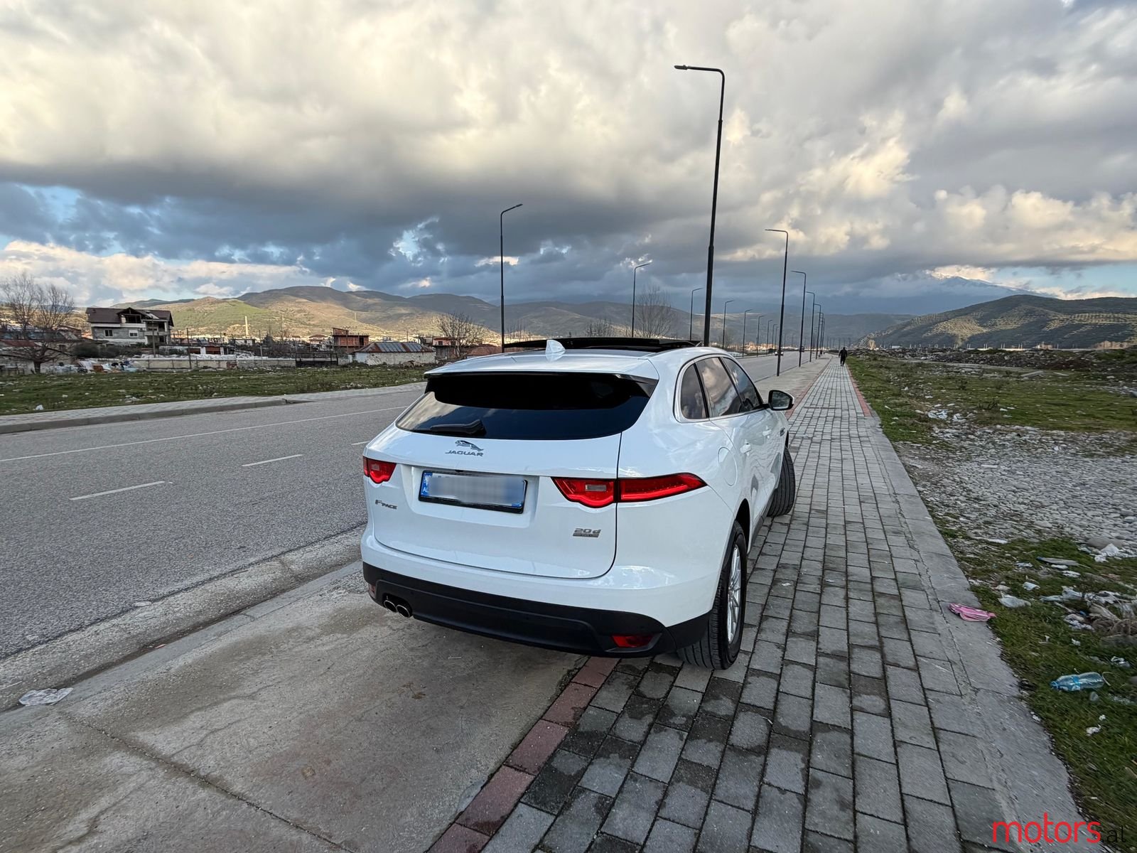 2017' Jaguar F-Pace photo #3