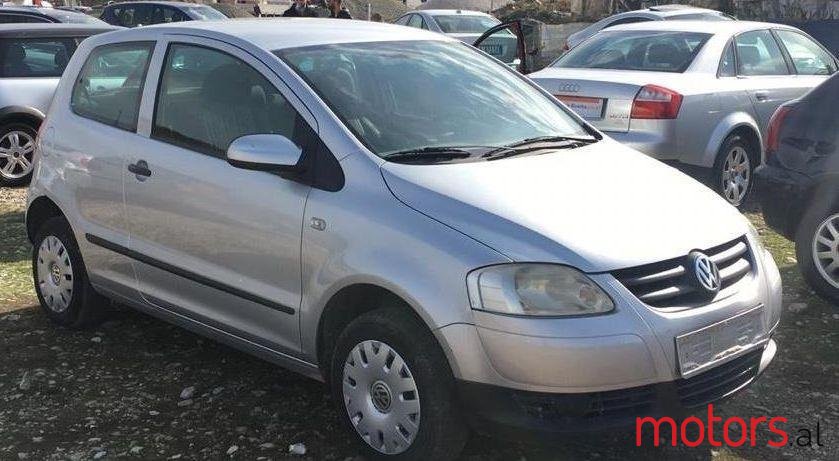 2006' Volkswagen Fox photo #2