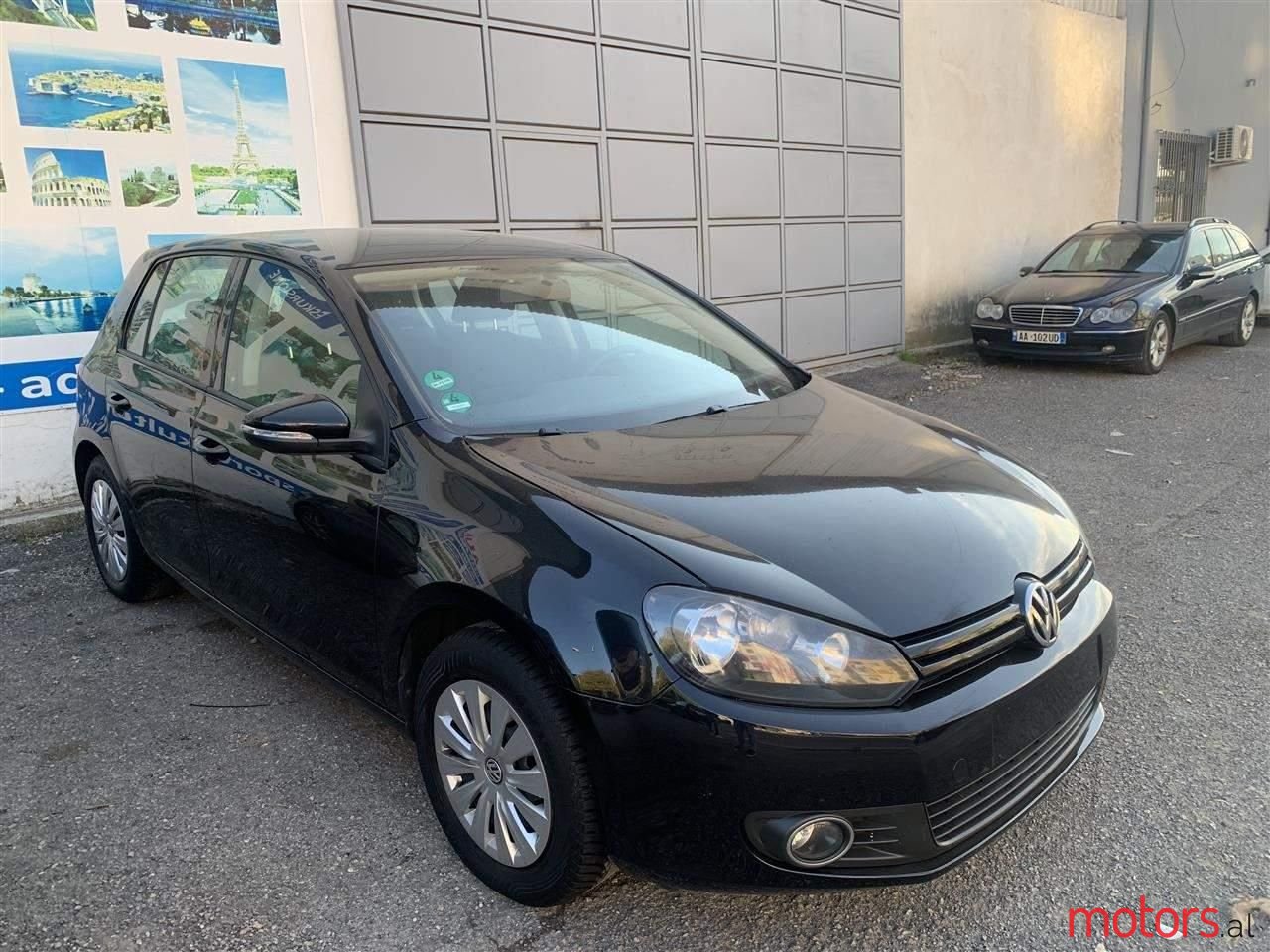 2011' Volkswagen Golf photo #1