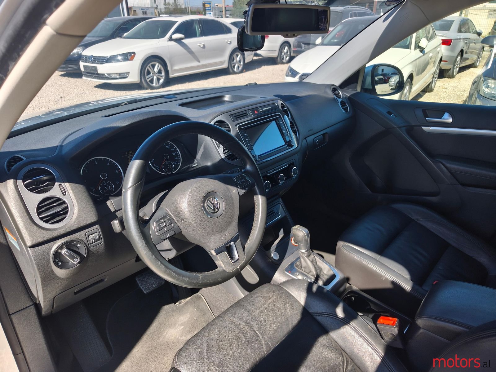 2014' Volkswagen Tiguan photo #2