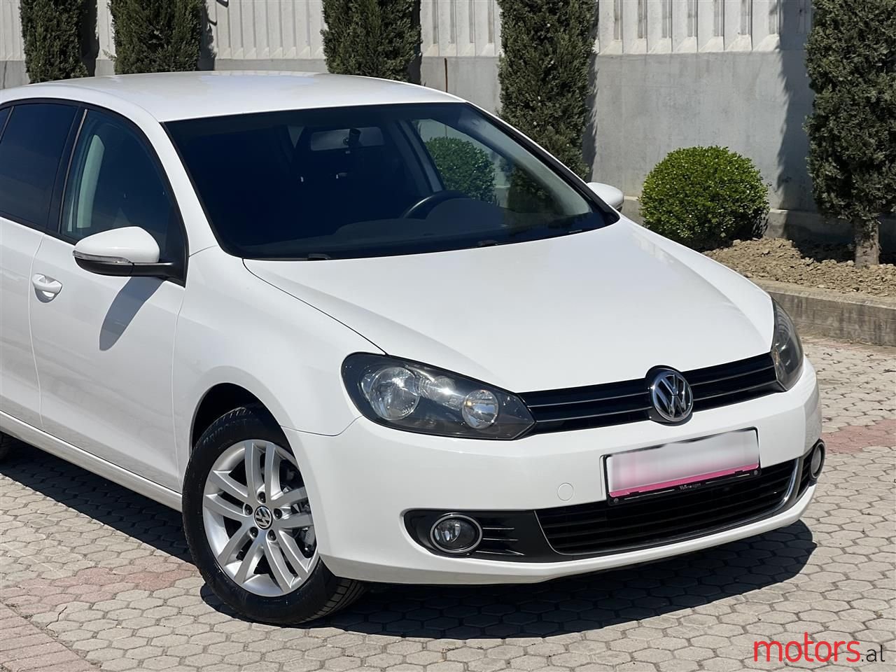 2011' Volkswagen Golf photo #6