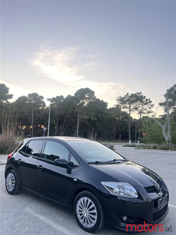 2007' Toyota Auris photo #1