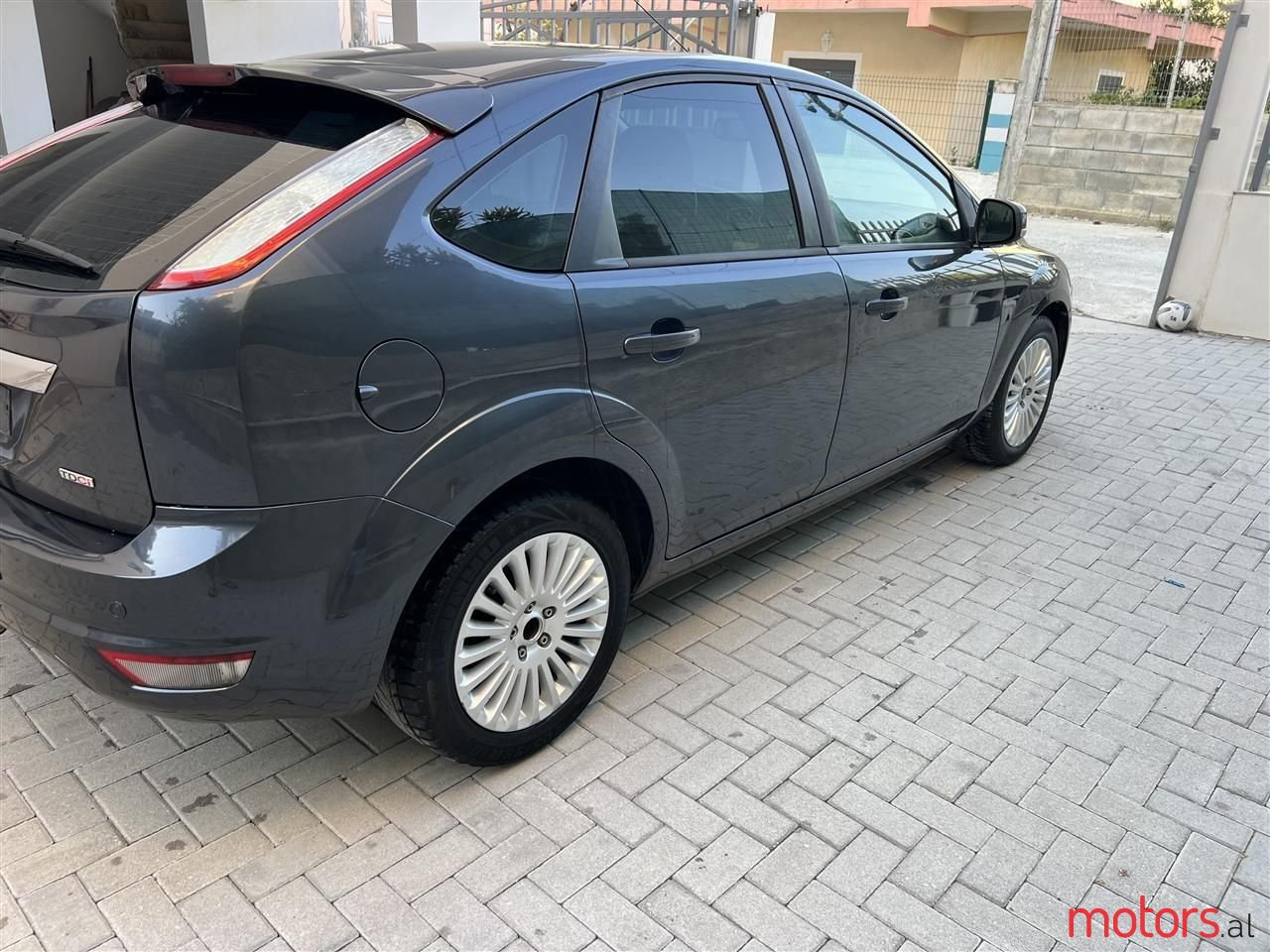 2009' Ford Focus photo #3