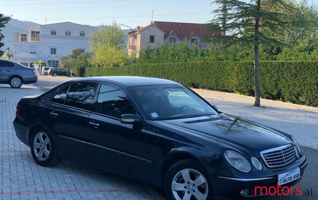 2003' Mercedes-Benz E 220 photo #1