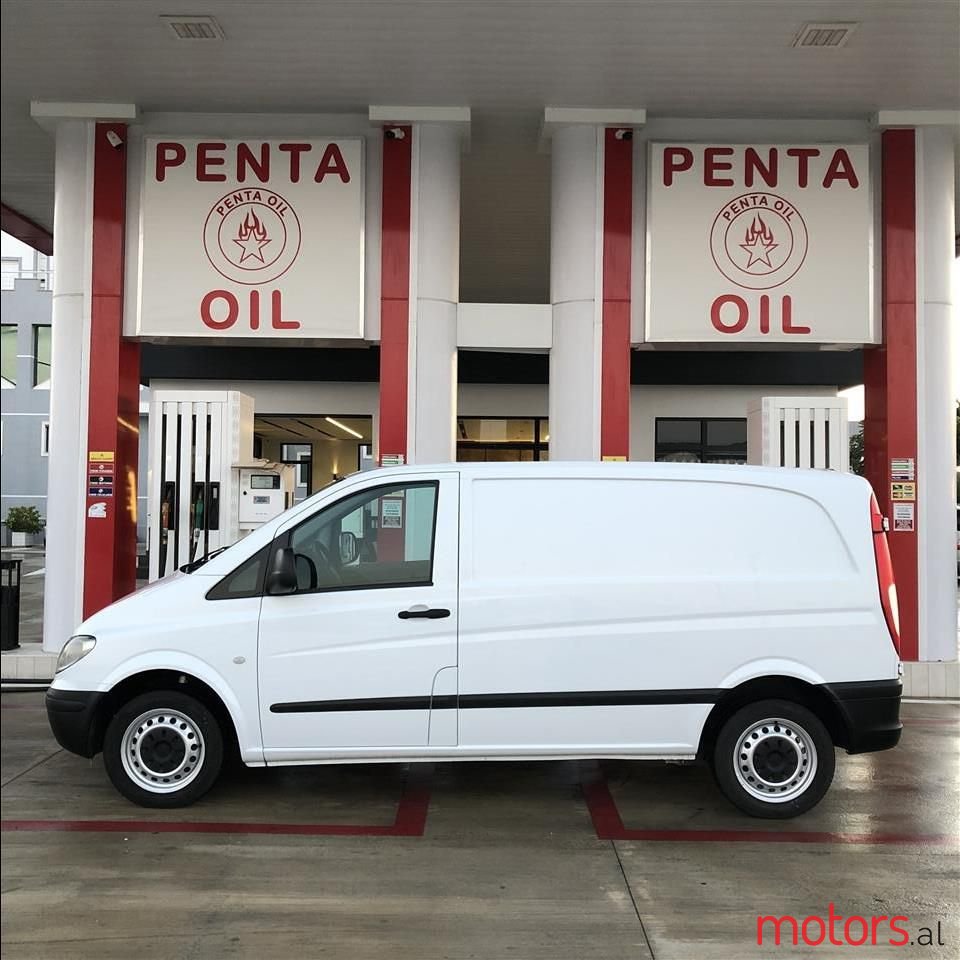 2008' Mercedes-Benz V 200 photo #2