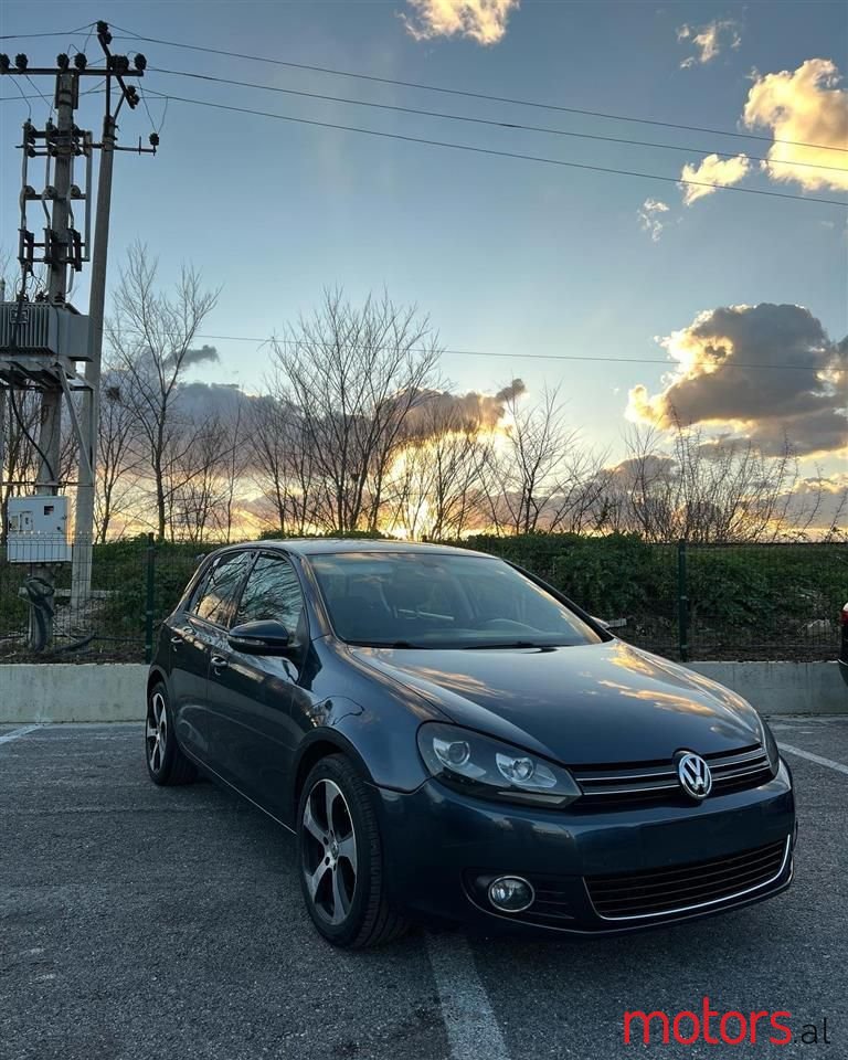 2009' Volkswagen Golf photo #4