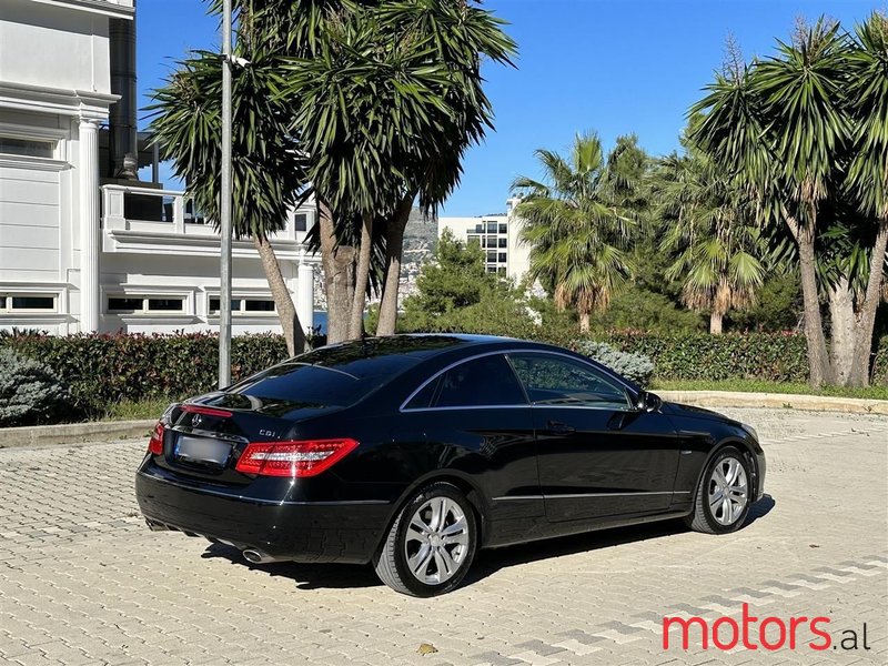 2010' Mercedes-Benz E 350 photo #2