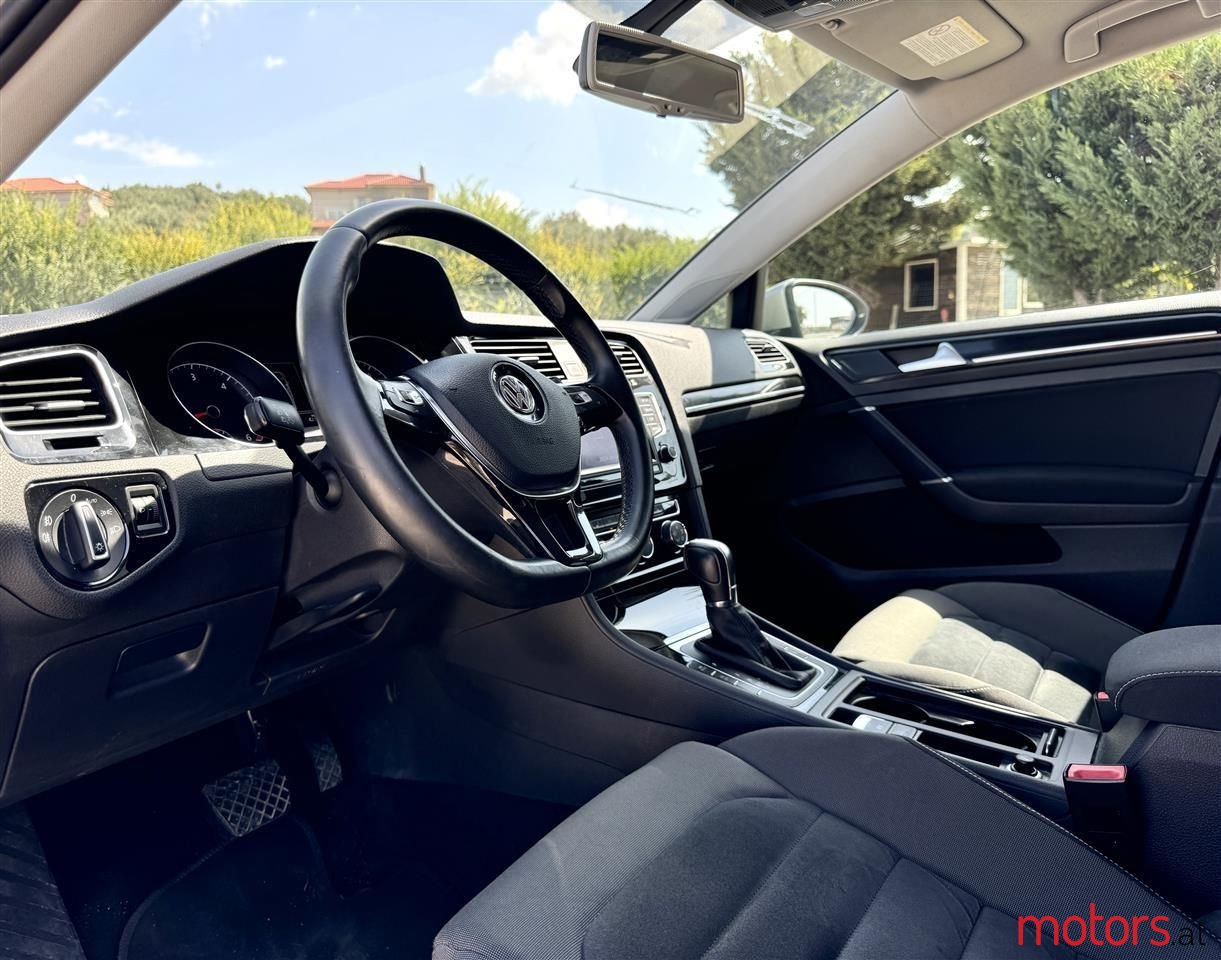 2014' Volkswagen Golf photo #3