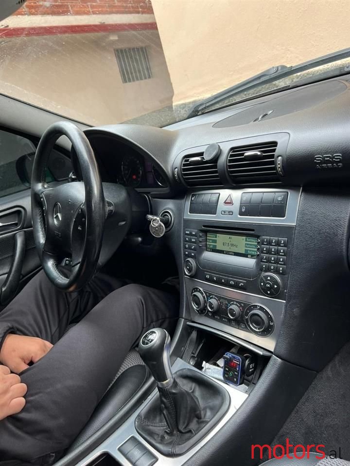 2006' Mercedes-Benz C 220 photo #4