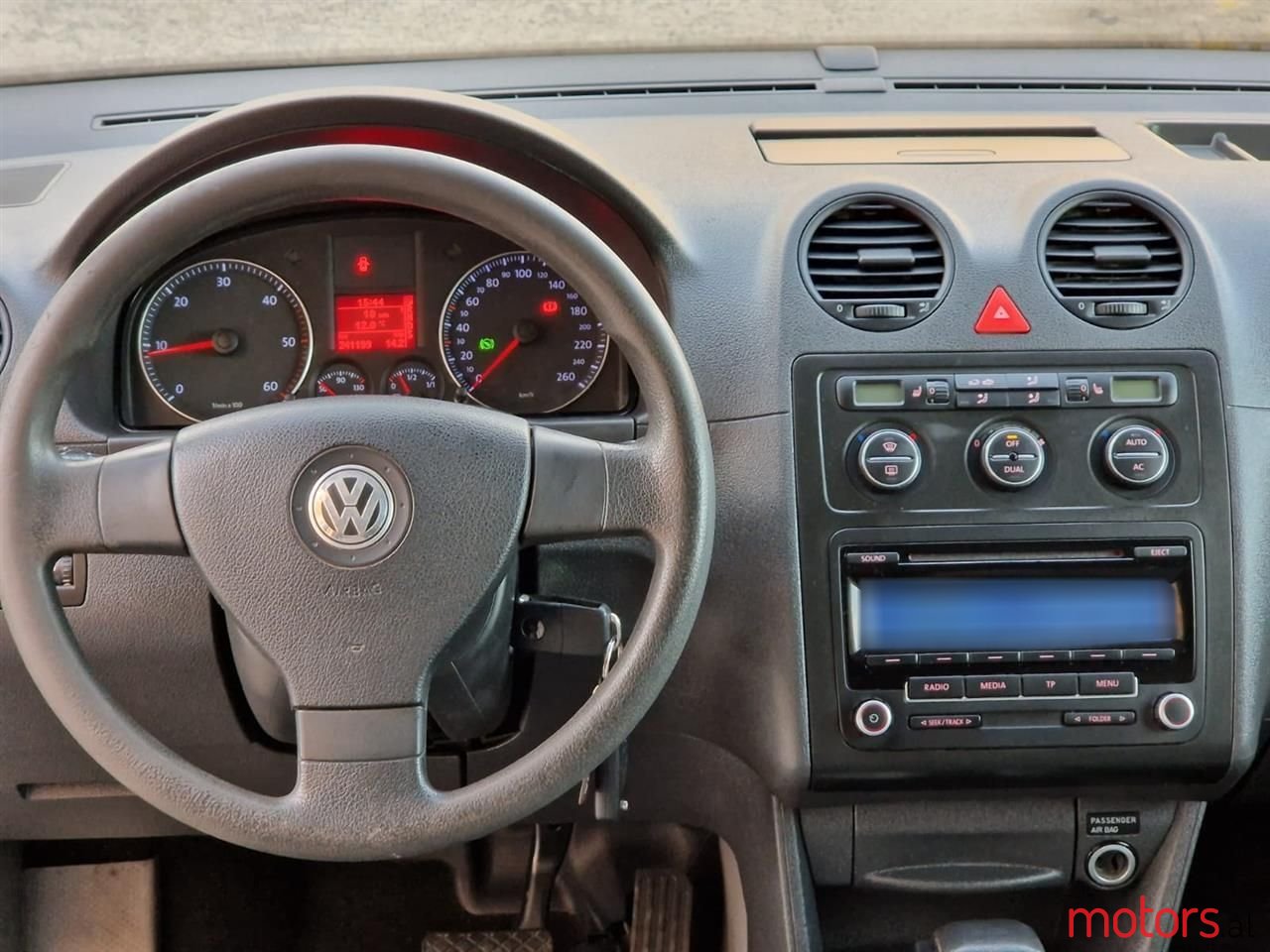 2009' Volkswagen Caddy photo #4