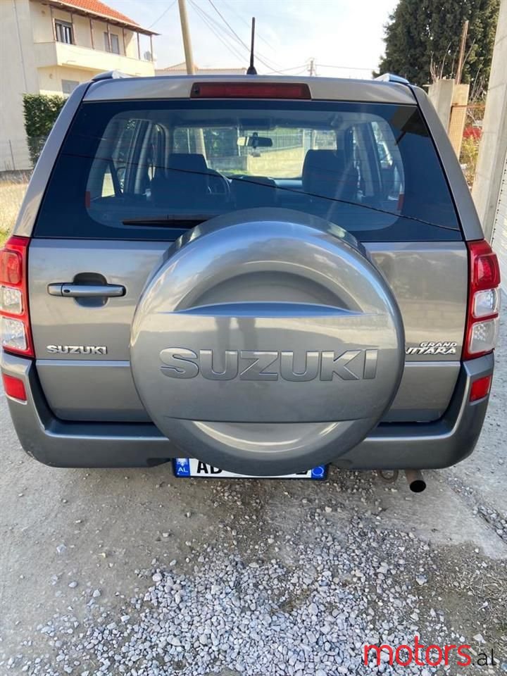 2009' Suzuki Grand Vitara photo #2