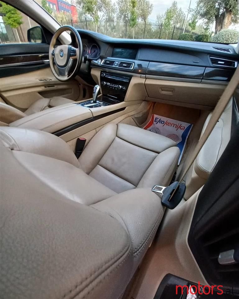 2010' BMW 740 photo #5