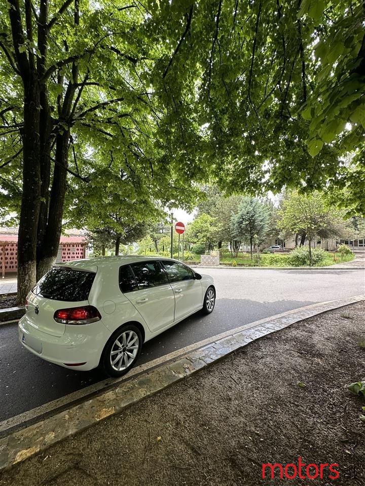 2012' Volkswagen Golf photo #2